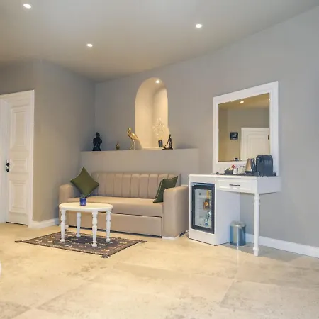 Palazzo Karakoey Hotel 4*