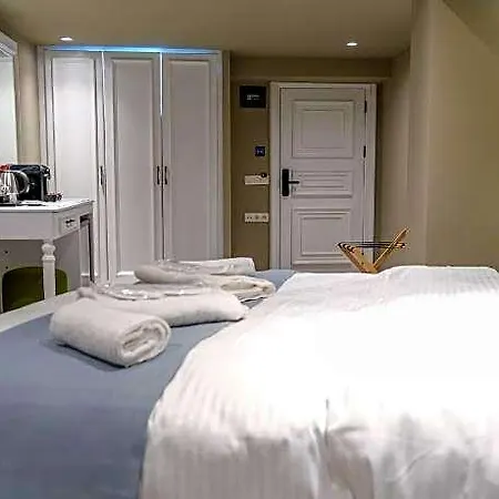 Hotel Palazzo Karakoey 4*