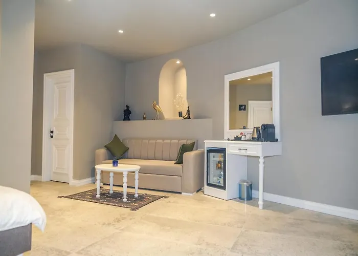 La Vida Ex Palazzo Karakoey Hotel 4*