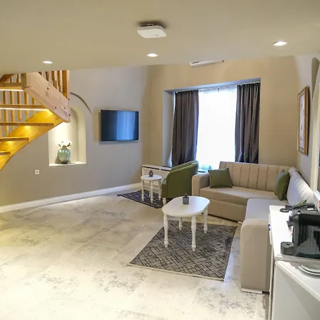 Palazzo Karakoey Hotel 4*